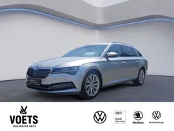 Brilliantsilber metallic Gebraucht 2021 Skoda Superb Style Kombi | 25.988 € (Superpreis)