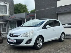 Weiß Gebraucht 2011 Opel Corsa Satellite Limousine | 4.990 € (Etwas zu teuer)