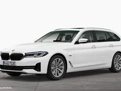 Alpinweiß uni Gebraucht 2023 BMW 530e Sport Line Kombi | 44.890 € (Etwas zu teuer)