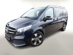 Cavansitblau metallic Gebraucht 2022 Mercedes V220 Edition Van / Kleinbus | 50.556 € (Fairer Preis)