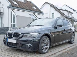 Schwarz Gebraucht 2012 BMW 320 Sport Line Kombi | 11.500 € (Fairer Preis)