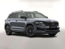 Graphitgrau metallic Neu 2025 Skoda Karoq SportLine SUV | 36.531 € (Fairer Preis)
