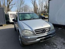 Silber Gebraucht 1999 Mercedes ML320 SUV | 1.400 € (Superpreis)