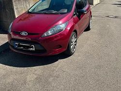 Rot Gebraucht 2009 Ford Fiesta Kleinwagen | 2.450 €