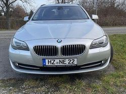 Silber Gebraucht 2012 BMW 530 Sport Line Kombi | 9.500 € (Fairer Preis)