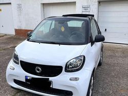 Weiß Gebraucht 2017 Smart ForTwo Coupé Prime Cabrio | 10.250 € (Fairer Preis)