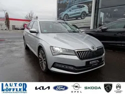 Brilliantsilber Gebraucht 2022 Skoda Superb Style Kombi | 39.940 €