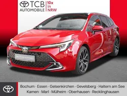 Rot Gebraucht 2024 Toyota Corolla Lounge Limousine | 32.989 € (Teuer)