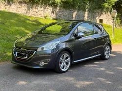 Grau Gebraucht 2014 Peugeot 208 GTi Kleinwagen | 12.000 € (Teuer)