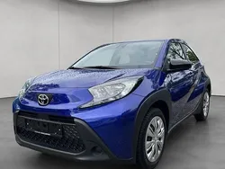 Juniper blue Gebraucht 2024 Toyota Aygo X-play Kleinwagen | 16.990 € (Fairer Preis)