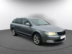 Grau Gebraucht 2010 Skoda Superb Elegance Kombi | 8.290 € (Fairer Preis)