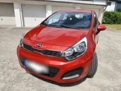 Rot Gebraucht 2015 Kia Rio 3 Kleinwagen | 7.900 € (Guter Preis)
