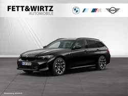 Saphirschwarz metallic Gebraucht 2024 BMW 330e M Sport Kombi | 45.900 € (Etwas zu teuer)