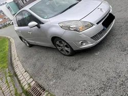 Silber Gebraucht 2010 Renault Scénic III Van / Kleinbus | 2.500 € (Guter Preis)
