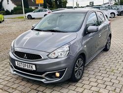 Grau Gebraucht 2017 Mitsubishi Space Star Diamant Edition Kleinwagen | 11.749 €