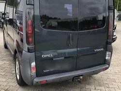 Grau Gebraucht 2003 Opel Vivaro Van | 3.200 €