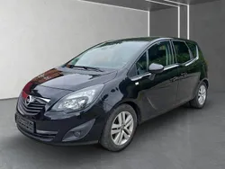 Schwarz Gebraucht 2011 Opel Meriva Design Edition Van / Kleinbus | 5.990 € (Fairer Preis)