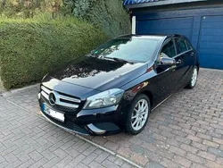 Violet Gebraucht 2014 Mercedes A180 Urban Limousine | 13.100 € (Fairer Preis)