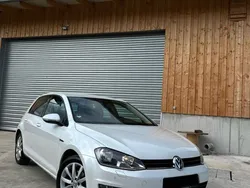 Weiß Gebraucht 2016 VW Golf VII LOUNGE Limousine | 11.500 € (Fairer Preis)