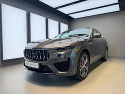 Grau Gebraucht 2020 Maserati Levante SUV | 42.874 € (Superpreis)
