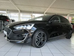 Schwarz Gebraucht 2019 Ford Focus Vignale Limousine | 18.500 € (Etwas zu teuer)