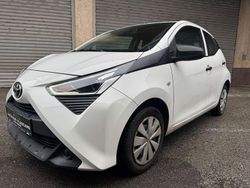 Weiß Gebraucht 2021 Toyota Aygo Kleinwagen | 8.895 € (Fairer Preis)