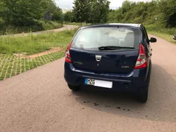 Blau Gebraucht 2009 Dacia Sandero Kleinwagen | 1.950 € (Fairer Preis)
