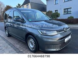 Grau Gebraucht 2021 VW Caddy Life Van / Kleinbus | 14.999 € (Guter Preis)