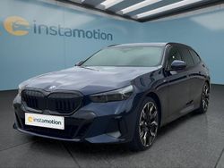 Blau Gebraucht 2025 BMW 540 Kombi | 89.949 €