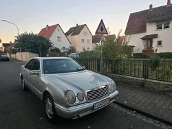 Silber Gebraucht 1998 Mercedes E280 Avantgarde Limousine | 3.250 € (Superpreis)
