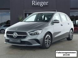 Grau Gebraucht 2024 Mercedes B200 Progressive Van / Kleinbus | 29.789 € (Fairer Preis)