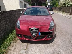 Rot Gebraucht 2013 Alfa Romeo Giulietta Turismo Kleinwagen | 8.500 € (Fairer Preis)