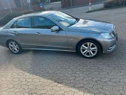 Grau Gebraucht 2011 Mercedes E200 Avantgarde Limousine | 12.000 € (Fairer Preis)