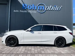 Alpinweiß Gebraucht 2024 BMW 320 M Sport Kombi | 43.980 € (Fairer Preis)