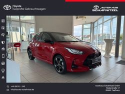 Rot Neu 2025 Toyota Yaris Hybrid Plus Limousine | 29.990 € (Fairer Preis)