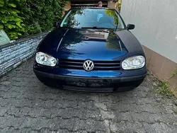 Blau Gebraucht 1998 VW Golf IV Kleinwagen | 1.600 € (Fairer Preis)