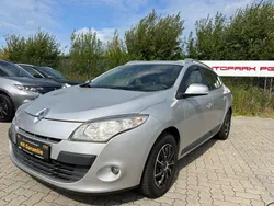 Grau Gebraucht 2011 Renault Mégane III Expression Limousine | 4.200 € (Fairer Preis)