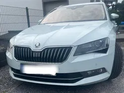 Weiß Gebraucht 2015 Skoda Superb LAURIN & KLEMENT Kombi | 22.000 € (Etwas zu teuer)