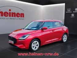 Rot Neu 2025 Suzuki Swift Comfort Limousine | 19.180 €