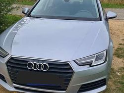 Grau Gebraucht 2015 Audi A4 Basis Limousine | 11.000 € (Fairer Preis)