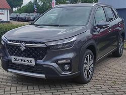 Titan dark gray metallic Gebraucht 2024 Suzuki SX4 Comfort+ SUV | 28.940 €