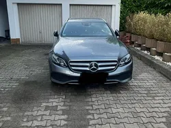 Grau Gebraucht 2017 Mercedes E220 Avantgarde Kombi | 24.000 € (Fairer Preis)