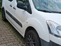 Weiß Gebraucht 2013 Citroën Berlingo Attraction Van / Kleinbus | 7.650 € (Etwas zu teuer)