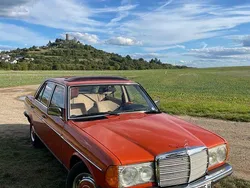Orange Gebraucht 1978 Mercedes E230 Limousine | 14.999 €