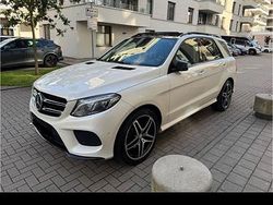Weiß Gebraucht 2015 Mercedes GLE350 Kombi | 24.000 €