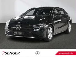 Schwarz Gebraucht 2024 Mercedes CLA180 Shooting Brake Kombi | 29.790 €