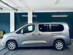 Grau Gebraucht 2019 Opel Combo Life Elegance Van / Kleinbus | 21.999 € (Etwas zu teuer)
