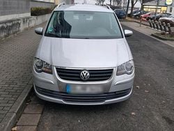 Grau Gebraucht 2009 VW Touran Van / Kleinbus | 4.000 € (Fairer Preis)