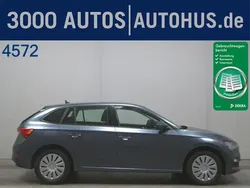 Weiß Gebraucht 2020 Skoda Scala Active Kleinwagen | 15.760 € (Fairer Preis)
