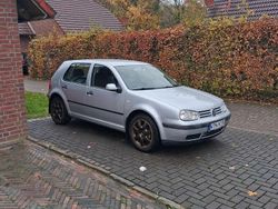 Silber Gebraucht 2001 VW Golf IV Edition Limousine | 3.999 € (Etwas zu teuer)